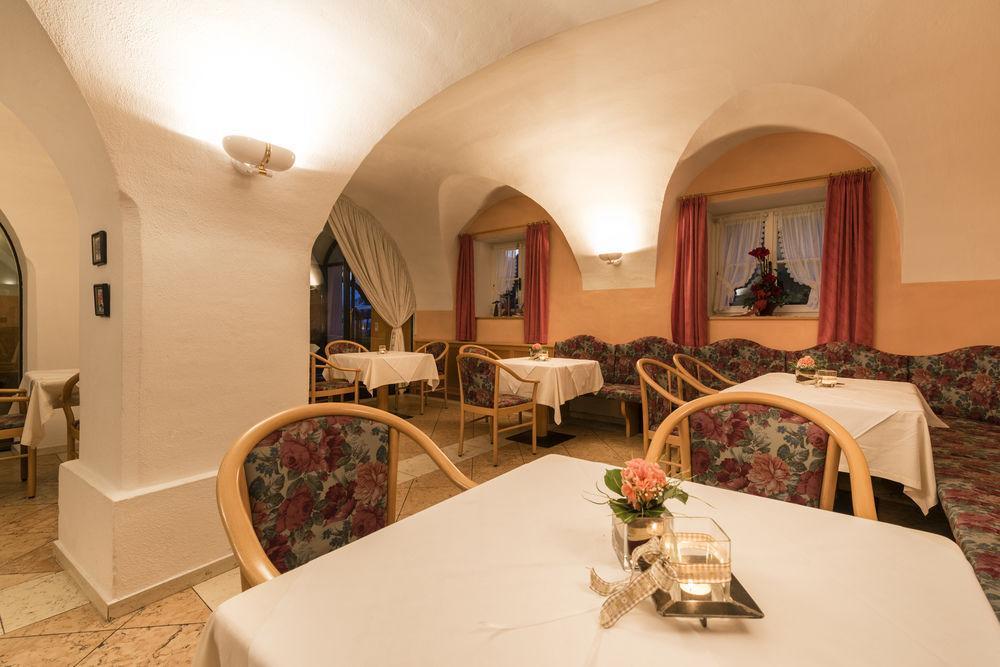 Lener Wirtshaus & Hotel Campo di Trens Exterior photo