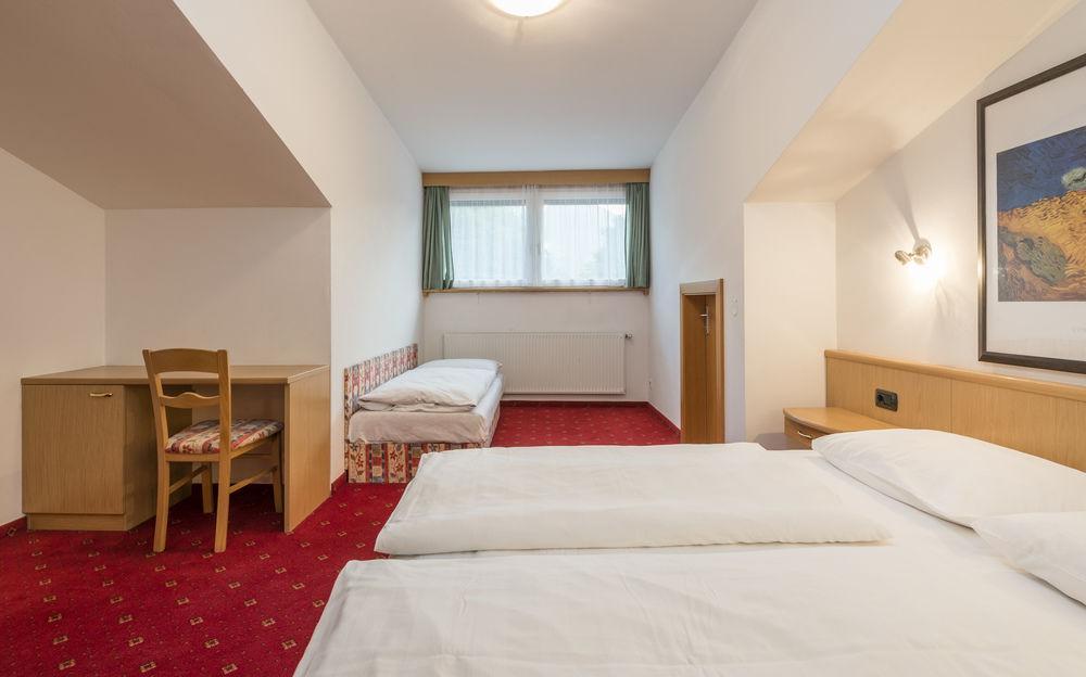 Lener Wirtshaus & Hotel Campo di Trens Exterior photo