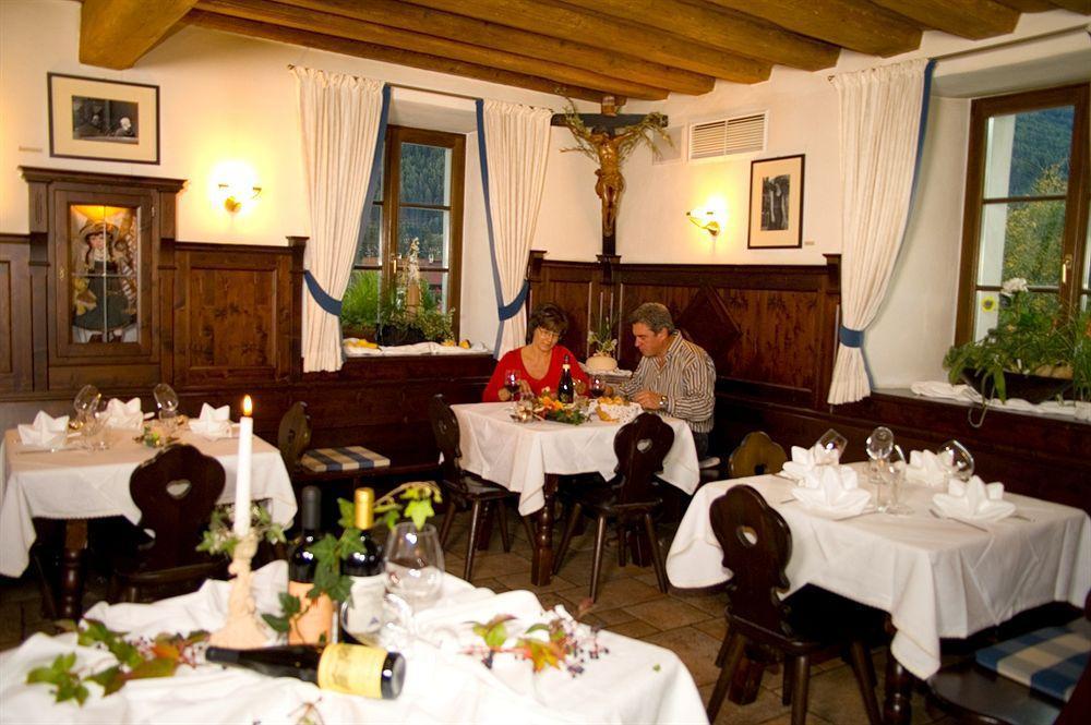 Lener Wirtshaus & Hotel Campo di Trens Exterior photo